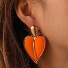 Load image into Gallery viewer, Dainty Heart Shaped Earrings
