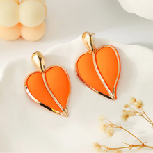 Load image into Gallery viewer, Dainty Heart Shaped Earrings
