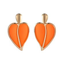 Load image into Gallery viewer, Dainty Heart Shaped Earrings
