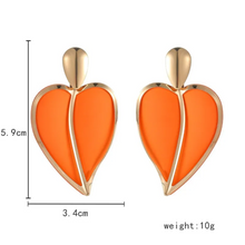 Load image into Gallery viewer, Dainty Heart Shaped Earrings
