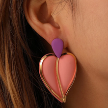 Load image into Gallery viewer, Dainty Heart Shaped Earrings
